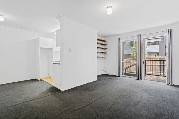 Ground Floor Convenience Opposite the Park - Photo 1