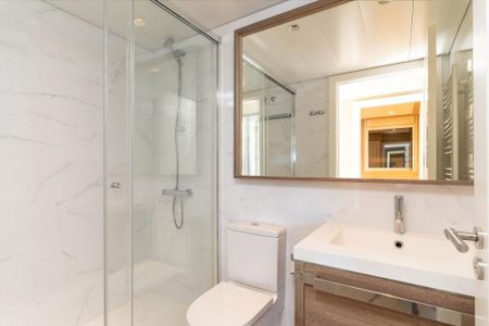 4 room luxury Flat for rent in Sabadell, Catalonia - Photo 2