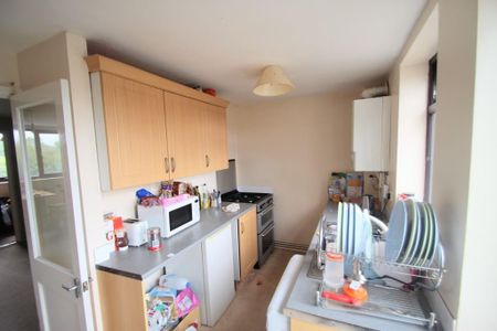 2 bedroom maisonette to rent - Photo 3