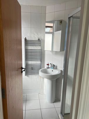 Studio Flat, Audley Road, NW4 - Photo 1