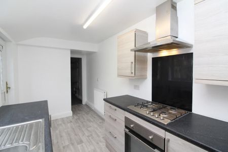 3 bedroom terraced house to rent - Photo 4
