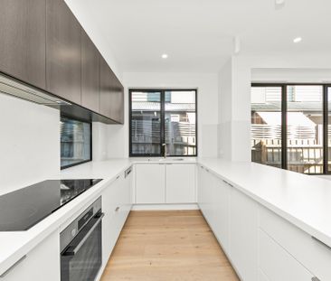 8 Calcutta Street, Mitcham - Photo 2