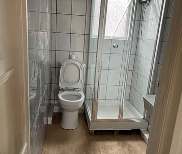 2 Bed Terraced House, Dalton Avenue, LS11 - Photo 4