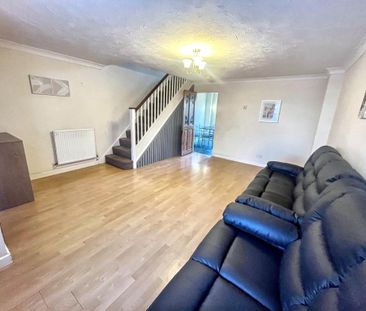 3 bedroom semi-detached house to rent - Photo 2