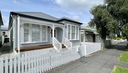 Brand New House - Photo 5