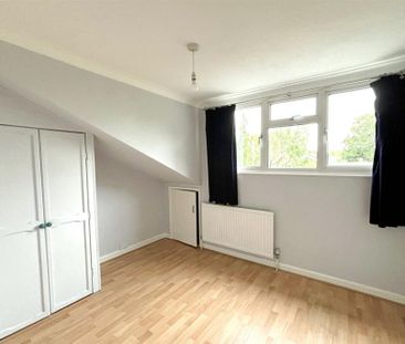 4 bedroom detached house to rent - Photo 6