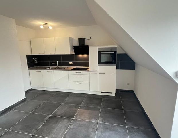 2,5 Zimmer Wohnung mit Weitblick - Küche, Balkon & Außenstellpl. - Foto 1