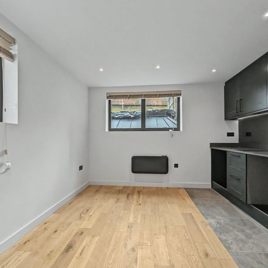 Studio Flat, High Road, N15 - Photo 1
