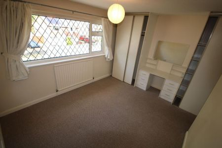 2 bedroom semi-detached house to rent - Photo 3