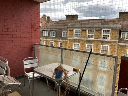 4 bedroom flat to rent - Photo 3