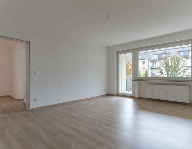 Schöne ca. 78m² große 3-Zimmer-Wohnung mit Balkon, Aufzug und hellem Tageslichtbad - Photo 1