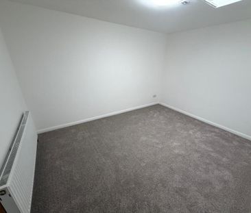 3 Bed Flat, Botwell Court, HA1 - Photo 2