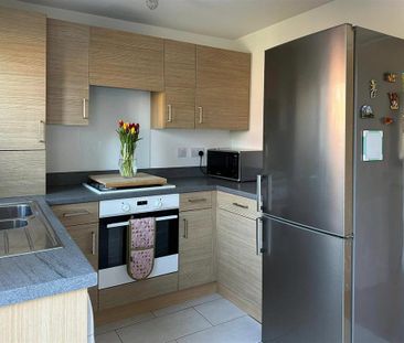 2 bedroom terraced house to rent - Photo 4