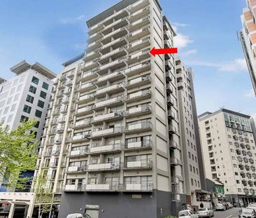 Central Auckland 1BR Gem w/Balcony - Photo 2