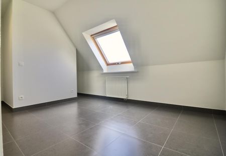 Duplex appartement met 3 slpk, balkon en garage voor 815 EUR/mnd - Photo 2