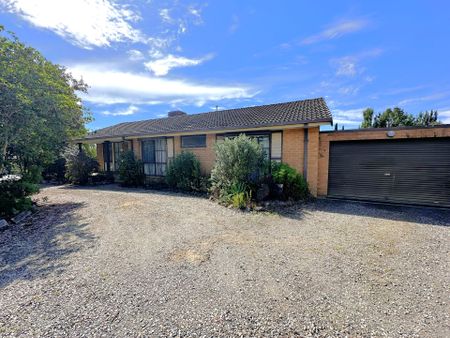 3 Bedroom Home with Character - Photo 3