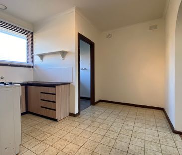 3/32 Grieve Parade, Altona VIC 3018 - Villa For Rent | Domain - Photo 2