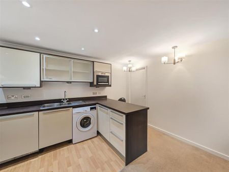 3 bedroom apartment to rent - Photo 4