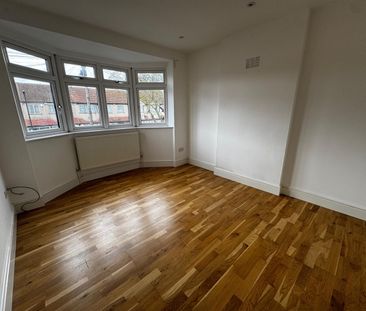 Room in a Shared House, Woodmansterne Road, SW16 - Photo 3