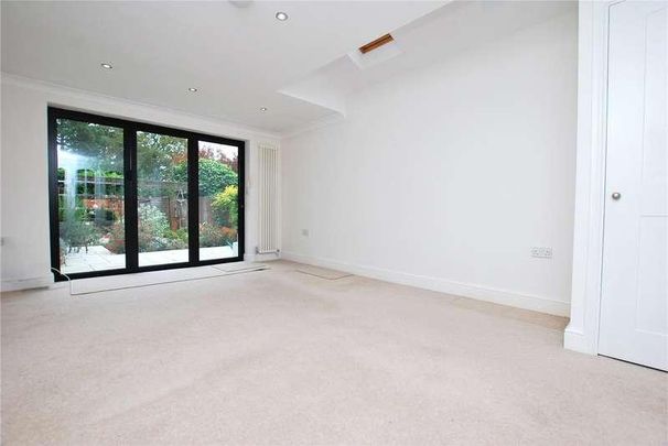 Blackheath Lane, Blackheath, Guildford, Surrey, GU4 - Photo 1