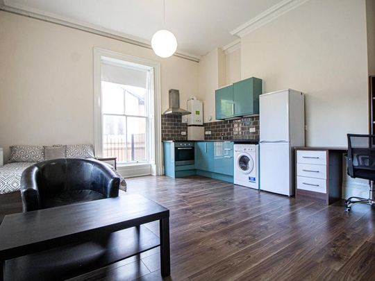 Studio to rent - Photo 1