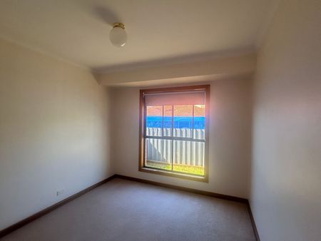 Neat Three Bedroom Unit - Photo 2