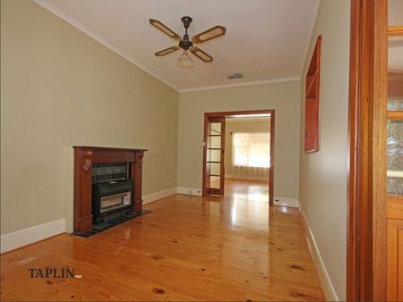 17 Errington Street, Plympton - Photo 3