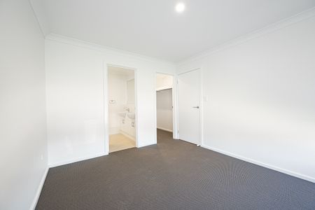 16 Oceanic Crescent, Waitpinga SA 5211 - House For Rent | Domain - Photo 4