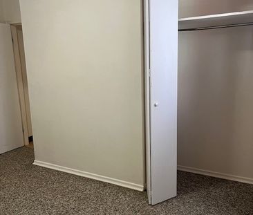 1 BDRM/1 BATH - 409 4TH AVE N - Available NOV 1 - Photo 4