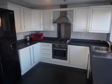 3 bedroom end of terrace house to rent - Photo 5