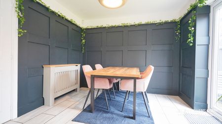 4 bed Detached House To Let - Photo 3