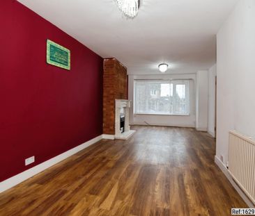 3 bed Semi-detached in 89 Hughenden Avenue , High Wycombe, HP13 5SL - Photo 3