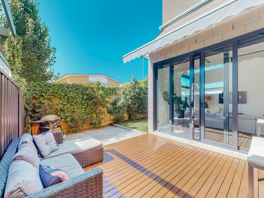 56 Lebanon Street, Strathmore - Photo 1