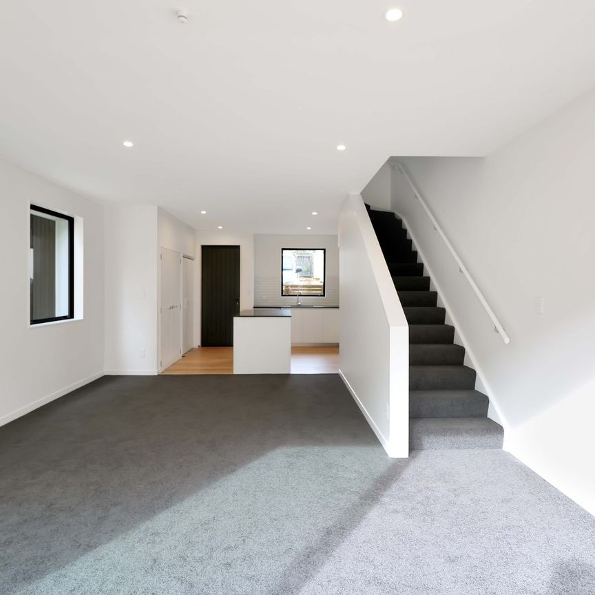Architecturally Designed Three-Bedroom Townhouse – Karori - Photo 1