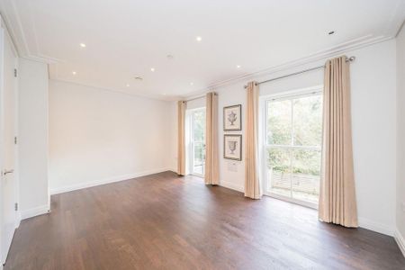 4 bedroom end of terrace house to rent - Photo 2