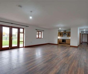 Black Dyke Barn, Black Dyke Road, Hockwold, Thetford, Norfolk, IP26 - Photo 2