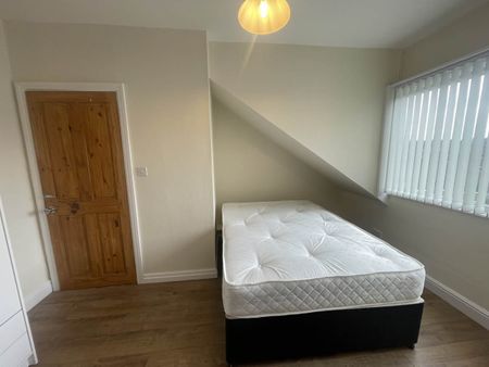 Low Lane (Room 3), Horsforth, Leeds - Photo 3