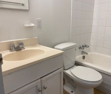 One Bedroom Apartment - Photo 5