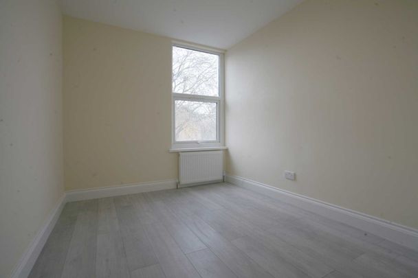 Price £2,050 pcm - Available Now - Part Furnished - Photo 1