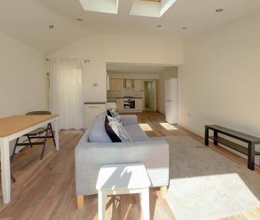 2 bedroom flat to rent - Photo 3