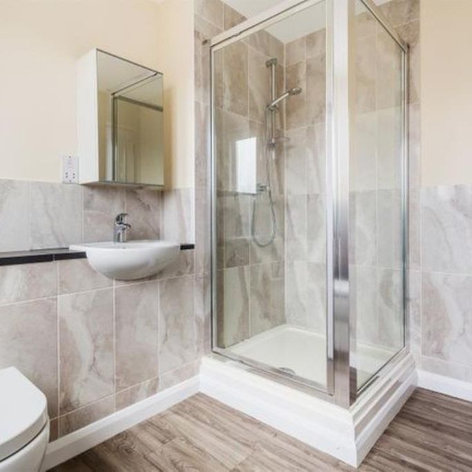 2 bedroom penthouse to rent - Photo 1