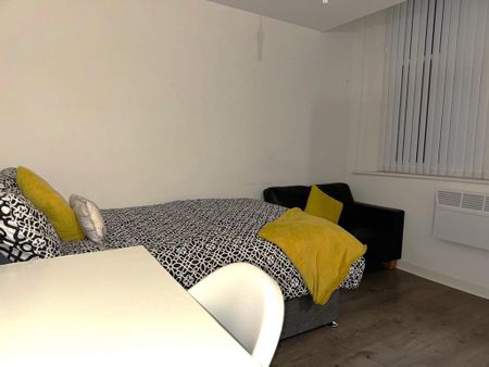 Studio to rent - Photo 3