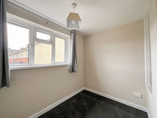 Milton Close, Nailsea, Bristol, Somerset - Photo 1