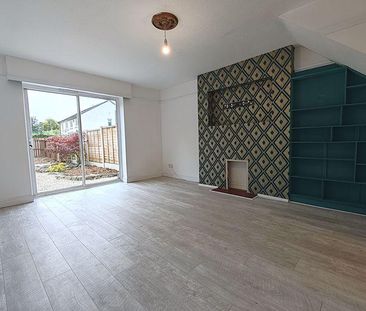 2 bedroom end of terrace house to rent - Photo 1