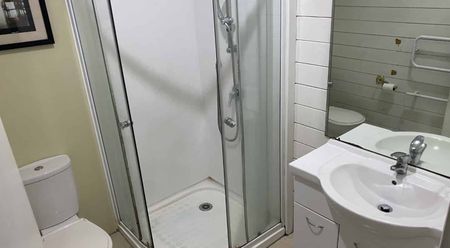 4 Bedroom House Available Now in Totara Heights (Water included in Rent) - Photo 5