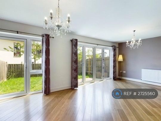 3 bedroom terraced house to rent - Photo 1