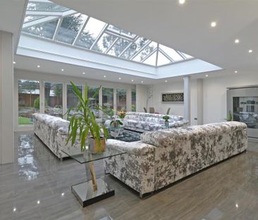 3 bedroom detached bungalow to rent - Photo 2