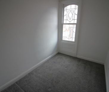 6 bedroom terraced house to rent - Photo 2