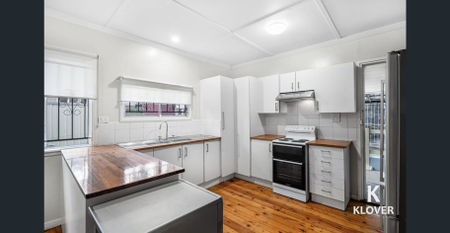 🏡 Charming 3-Bedroom Home in the Heart of Carina Heights! - Photo 4