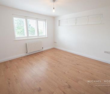 4 bedroom detached house to rent - Photo 6